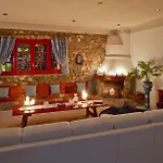 アパート ラ ロッチャ アリエンツォ *