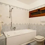 ラ ロッチャ アリエンツォ アパート