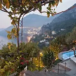 ラ ロッチャ アリエンツォ アパート *