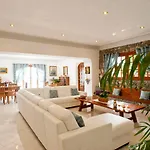 ラ ロッチャ アリエンツォ アパート *