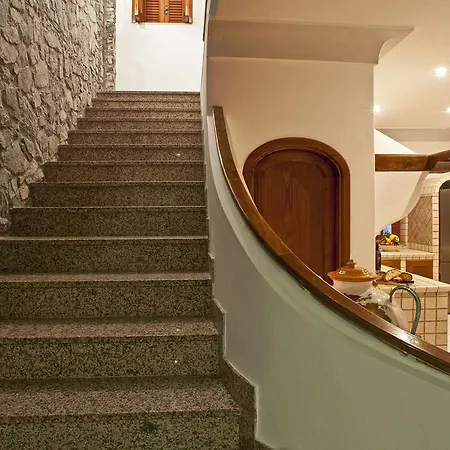 La Roccia - Arienzo * Positano