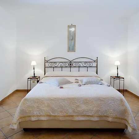 Apartment La Roccia - Arienzo