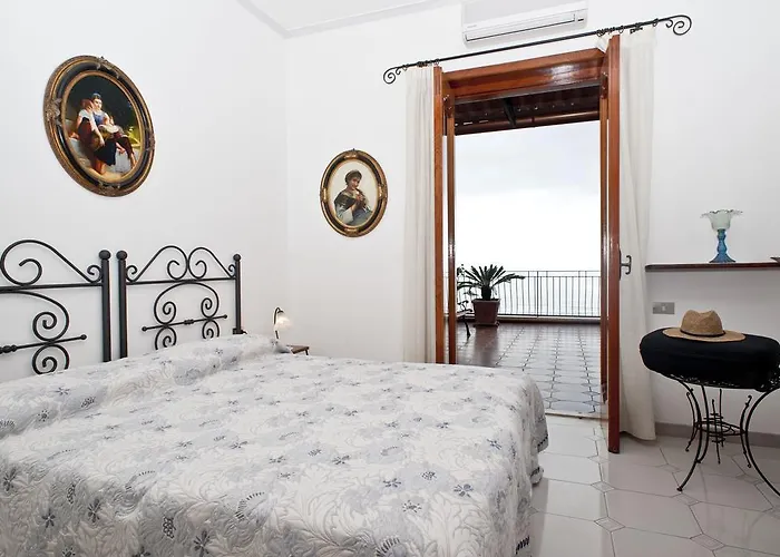 La Roccia - Arienzo ポジターノ